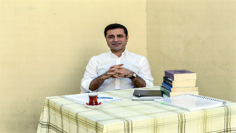 دەمیرتاش لە خۆی توڕە دەبێت